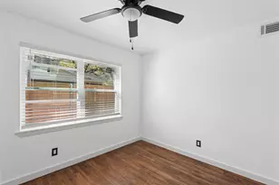 911 Vine St, Euless, TX 76040 - Photo 21