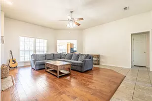 1909 Lazy Ct, Granbury, TX 76048 - Photo 5