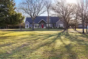 1725 S Hubbard St, Alvord, TX 76225 - Photo 1