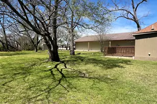 1711 Oriental St, Bonham, TX 75418 - Photo 7