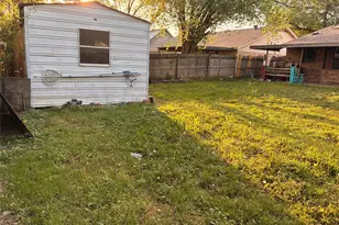 737 Ash St, Burleson, TX 76028 - Photo 15