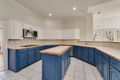 608 Hawthorn Circle, Highland Village, TX 75077 - Photo 9