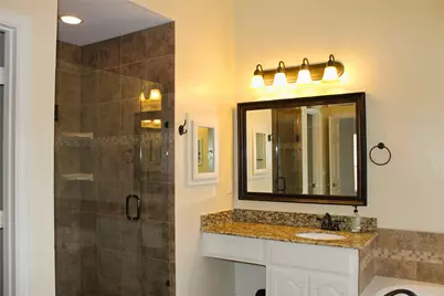 2719 Hidden Lake Drive, Grapevine, TX 76051 - Photo 33