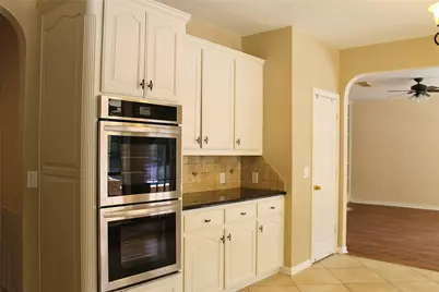 2719 Hidden Lake Drive, Grapevine, TX 76051 - Photo 15