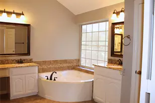 2719 Hidden Lake Dr, Grapevine, TX 76051 - Photo 35