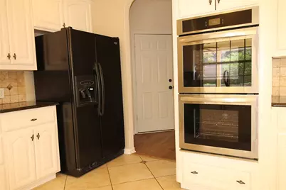 2719 Hidden Lake Drive, Grapevine, TX 76051 - Photo 13