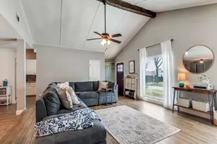 716 Thousand Oaks Dr, Hurst, TX 76054 - Photo 3