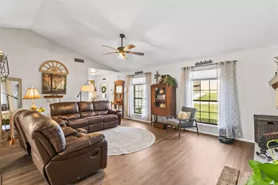 3906 Castlehill Court, Arlington, TX 76016 - Photo 11