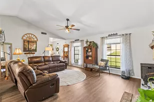 3906 Castlehill Ct, Arlington, TX 76016 - Photo 11