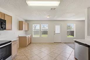 2932 Marco Dr, Grand Prairie, TX 75052 - Photo 7