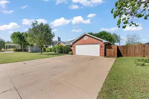 812 Minuteman Dr, Blue Mound, TX 76131 - Photo 31