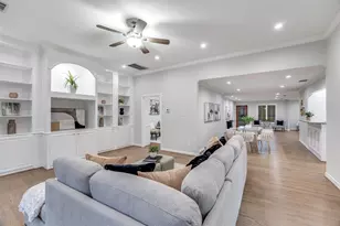 6151 Ravendale Ln, Dallas, TX 75214 - Photo 9