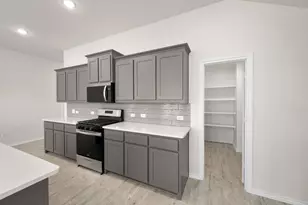 1912 Seminole Dr, Cleburne, TX 76033 - Photo 7