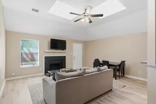 1133 Walnut Hill Ln, DeSoto, TX 75115 - Photo 5