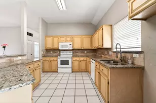 2207 Dallas Dr, Carrollton, TX 75006 - Photo 13