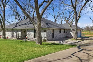 8715 S Monticello Cir, Granbury, TX 76049 - Photo 3