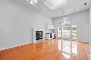 12020 Younger Ct, Azle, TX 76020 - Photo 17