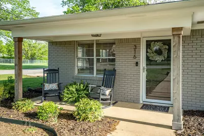 316 W 3rd Street, Justin, TX 76247 - Photo 5