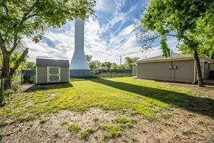 316 W 3rd St, Justin, TX 76247 - Photo 29