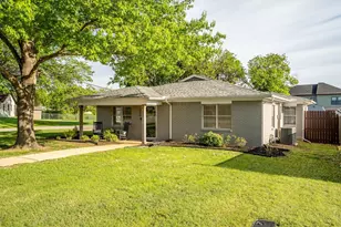 316 W 3rd St, Justin, TX 76247 - Photo 3
