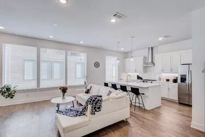 114 E Chester Court, Dallas, TX 75203 - Photo 9