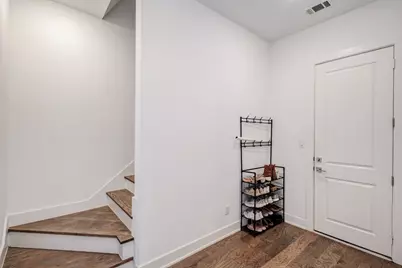 114 E Chester Court, Dallas, TX 75203 - Photo 5