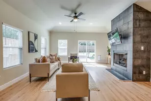 929 S Marlborough Ave, Dallas, TX 75208 - Photo 3