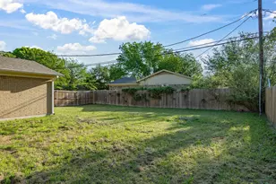 216 NE Cindy Ln, Burleson, TX 76028 - Photo 31