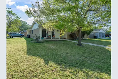216 NE Cindy Lane, Burleson, TX 76028 - Photo 3