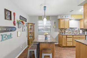 216 NE Cindy Ln, Burleson, TX 76028 - Photo 13