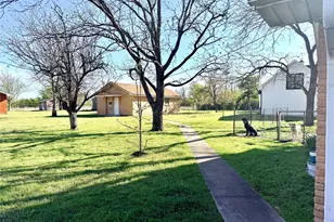 429 Agnes Ave, Marlin, TX 76661 - Photo 5