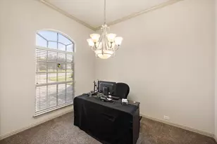 8222 Holly Hock Dr, Arlington, TX 76001 - Photo 15