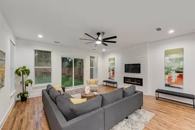 217 W Yarmouth Street, Dallas, TX 75208 - Photo 9