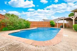 269 E Ridgegate Dr, Garland, TX 75040 - Photo 33