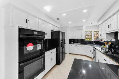 2408 Castle Street, Irving, TX 75038 - Photo 11