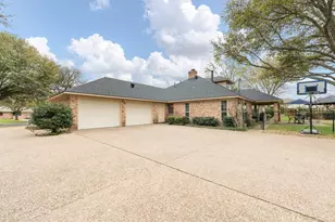 1004 Canyon Ct, Cleburne, TX 76033 - Photo 31