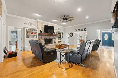 1004 Canyon Court, Cleburne, TX 76033 - Photo 5