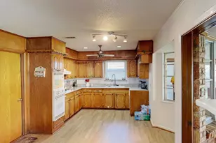 1617 Camara Ct, Grand Prairie, TX 75051 - Photo 5