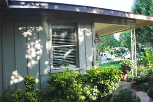 215 E 15th St, Irving, TX 75060 - Photo 5