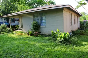 215 E 15th St, Irving, TX 75060 - Photo 3