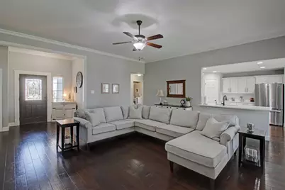 332 Delaware Street, Burleson, TX 76028 - Photo 5