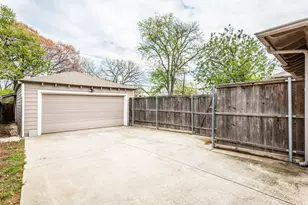 570 Bondstone Dr, Dallas, TX 75218 - Photo 21