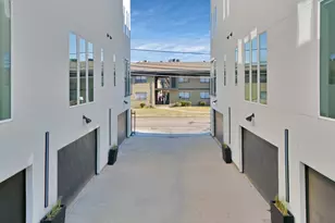 1731 N Fitzhugh Ave, Dallas, TX 75204 - Photo 23