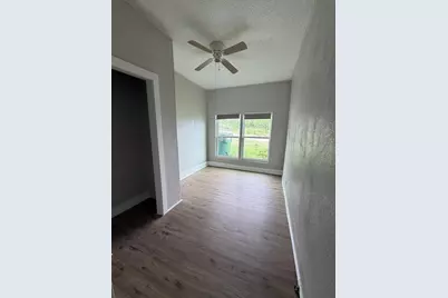 915 NE 1st Street, Mineral Wells, TX 76067 - Photo 5