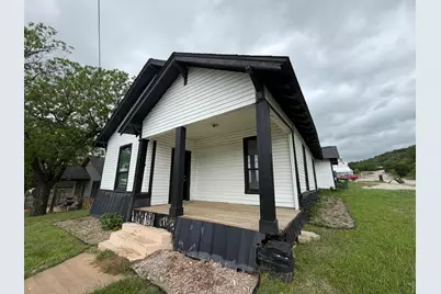 915 NE 1st Street, Mineral Wells, TX 76067 - Photo 1