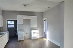 915 NE 1st St, Mineral Wells, TX 76067 - Photo 11