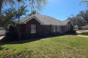 1404 Roanoake Dr, Graham, TX 76450 - Photo 3