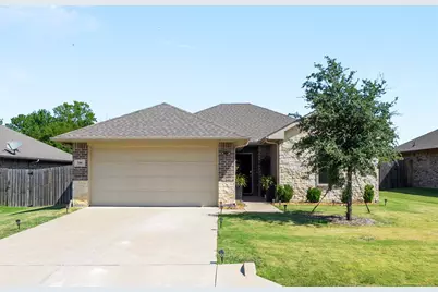106 Willowbend Loop, Mabank, TX 75147 - Photo 1