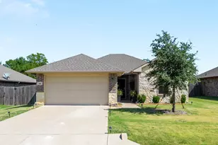 106 Willowbend Loop, Mabank, TX 75147 - Photo 1