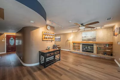 1227 Farnham Court E, Irving, TX 75062 - Photo 7